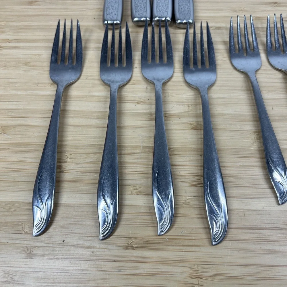 22-piece flatware lot in the Finale pattern by‎ Japan N.S. Co. Stainless Steel